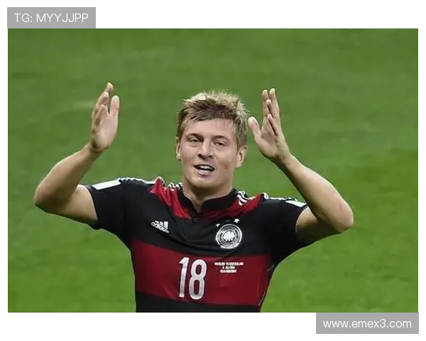 恩佐 vs 克罗斯:出球能力与中场组织效率对比